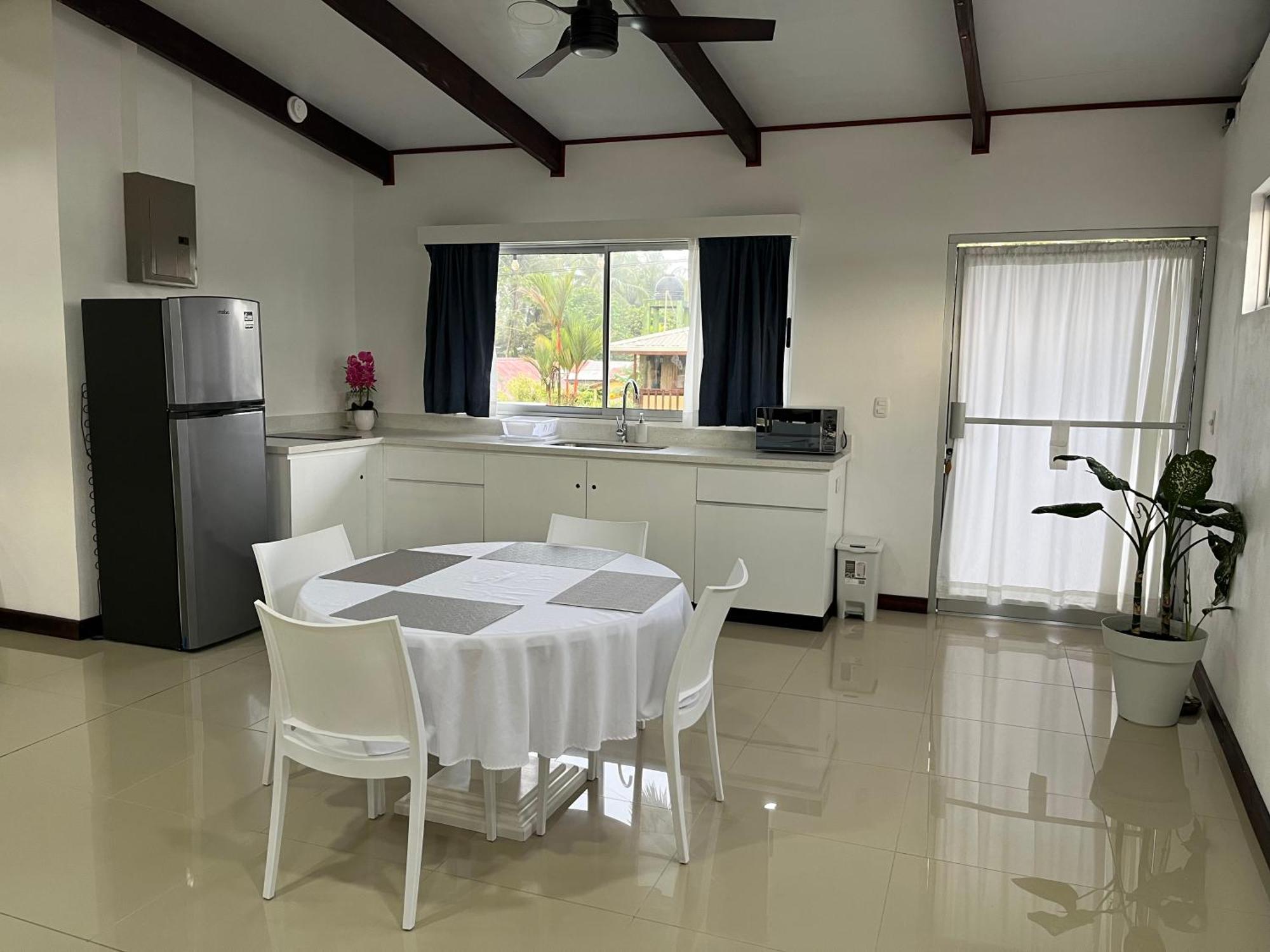 The Babylon Suite Tortuguero Exteriér fotografie